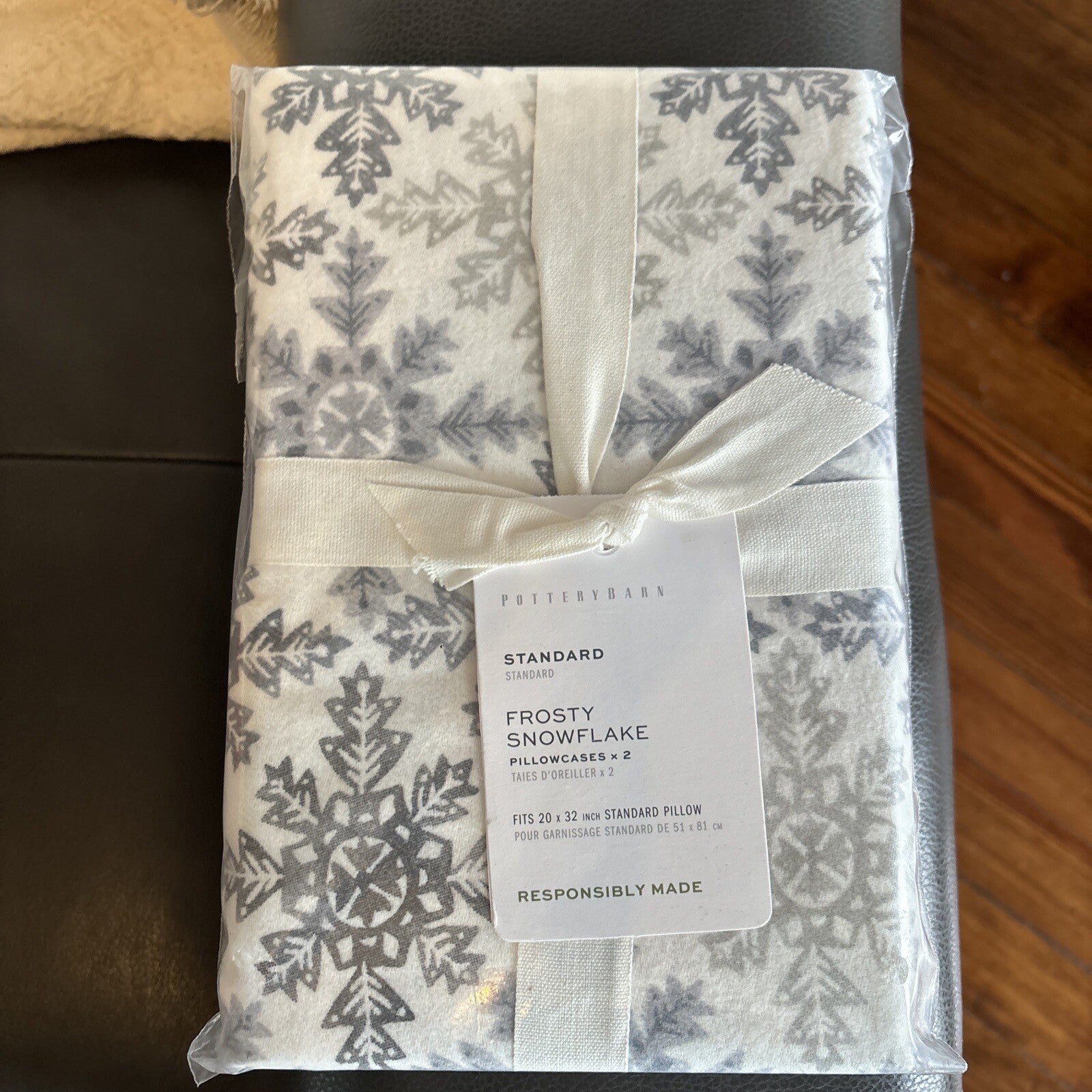 Pottery Barn Disney pillowcase Holiday Snowflake Christmas gift SET 2 kid gift y