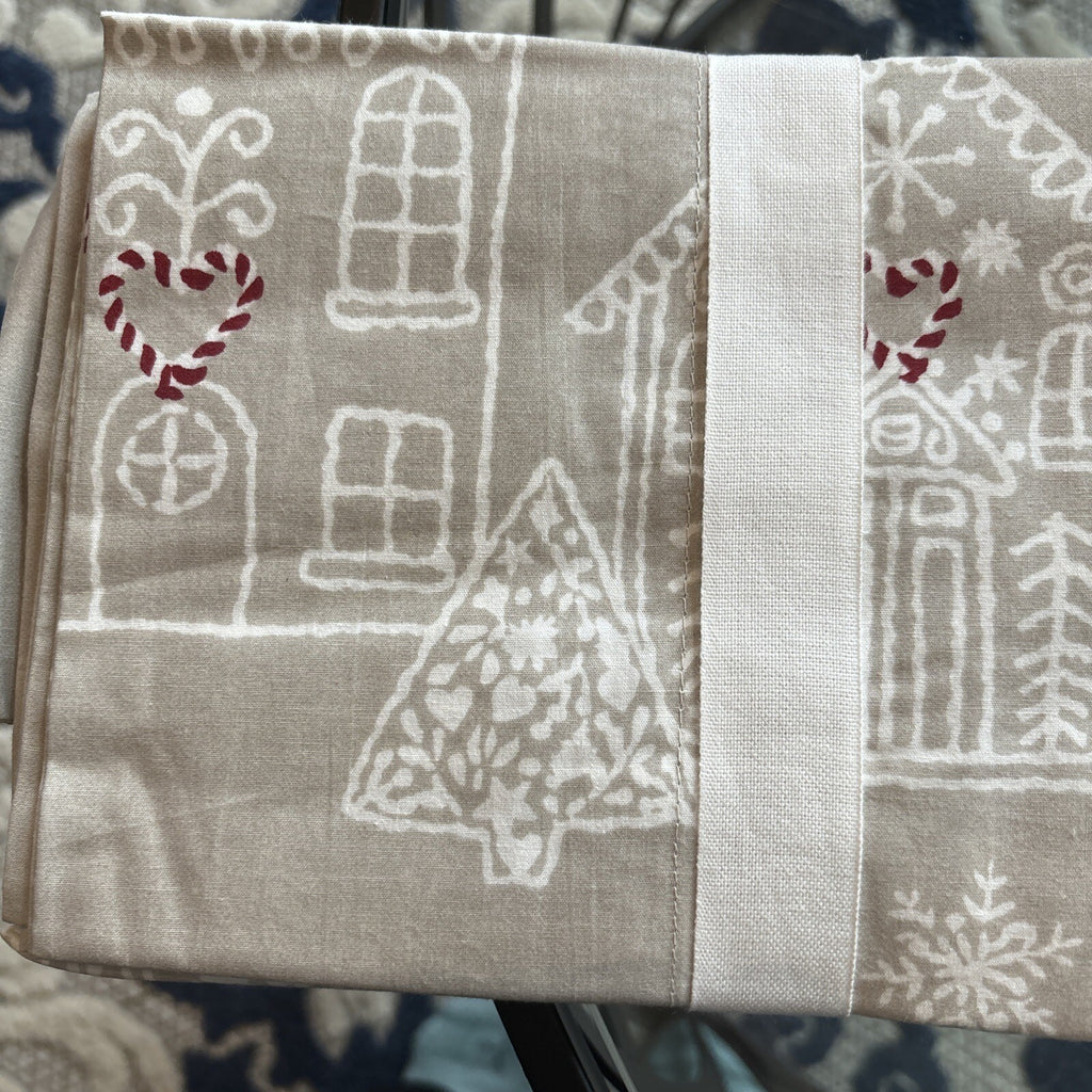 Pottery Barn Disney Holiday Gingerbread Christmas Pillowcase SET 2 kid ?? z