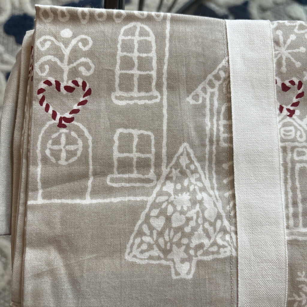 Pottery Barn Disney Holiday Gingerbread Christmas Pillowcase SET 2 kid ?? z