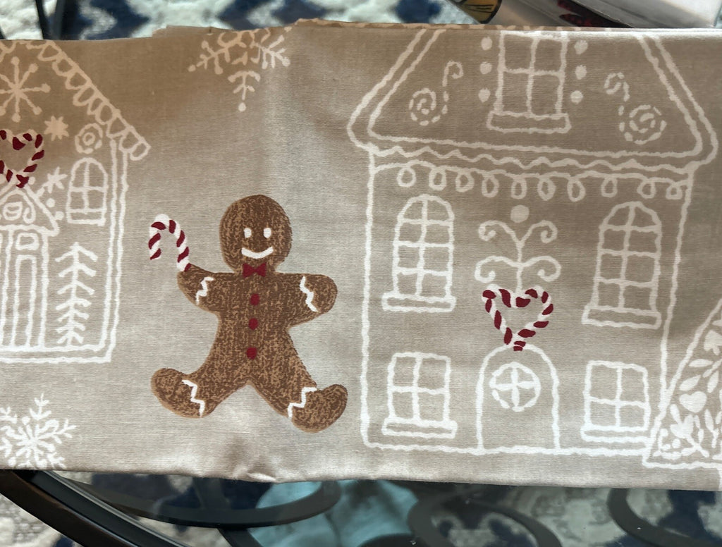 Pottery Barn Disney Holiday Gingerbread Christmas Pillowcase SET 2 kid ?? z