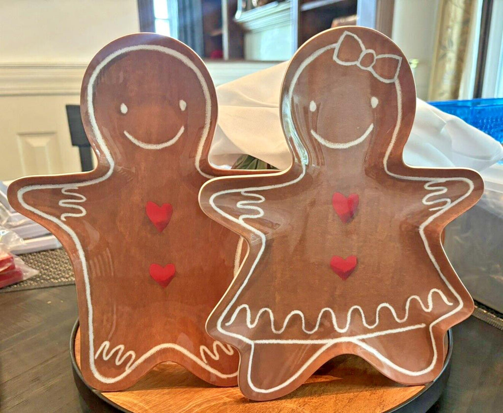 Pottery Barn Christmas Gingerbread Disney holiday boy girl Party Plate SET ]
