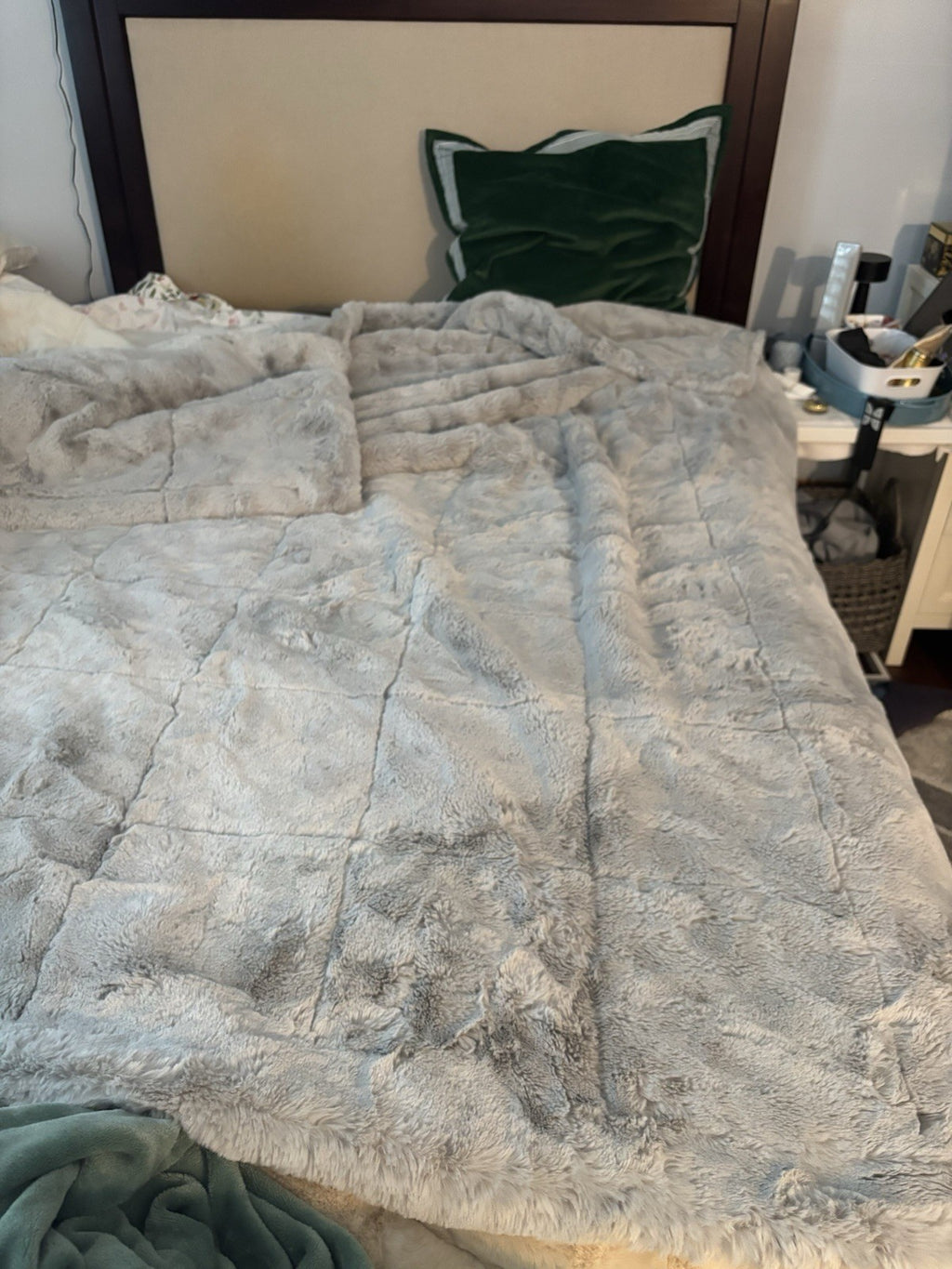 Pottery Barn Christmas comforter bed cover holiday fur velvet party Size Queen `