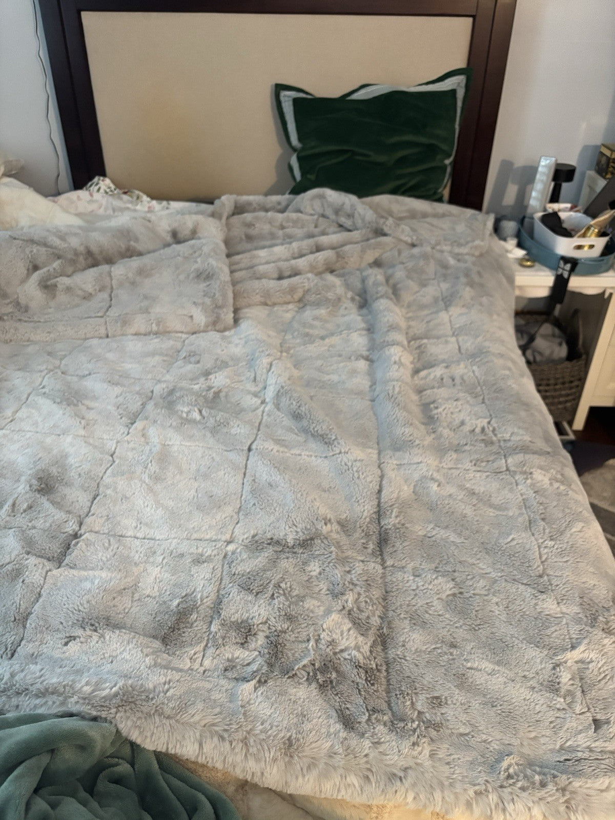 Pottery Barn Christmas comforter bed cover holiday fur velvet party Size Queen `