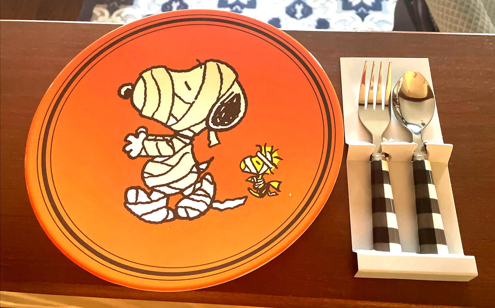 Snoopy Pottery Barn Peanuts Halloween holiday Disney party school Dinner SET kid
