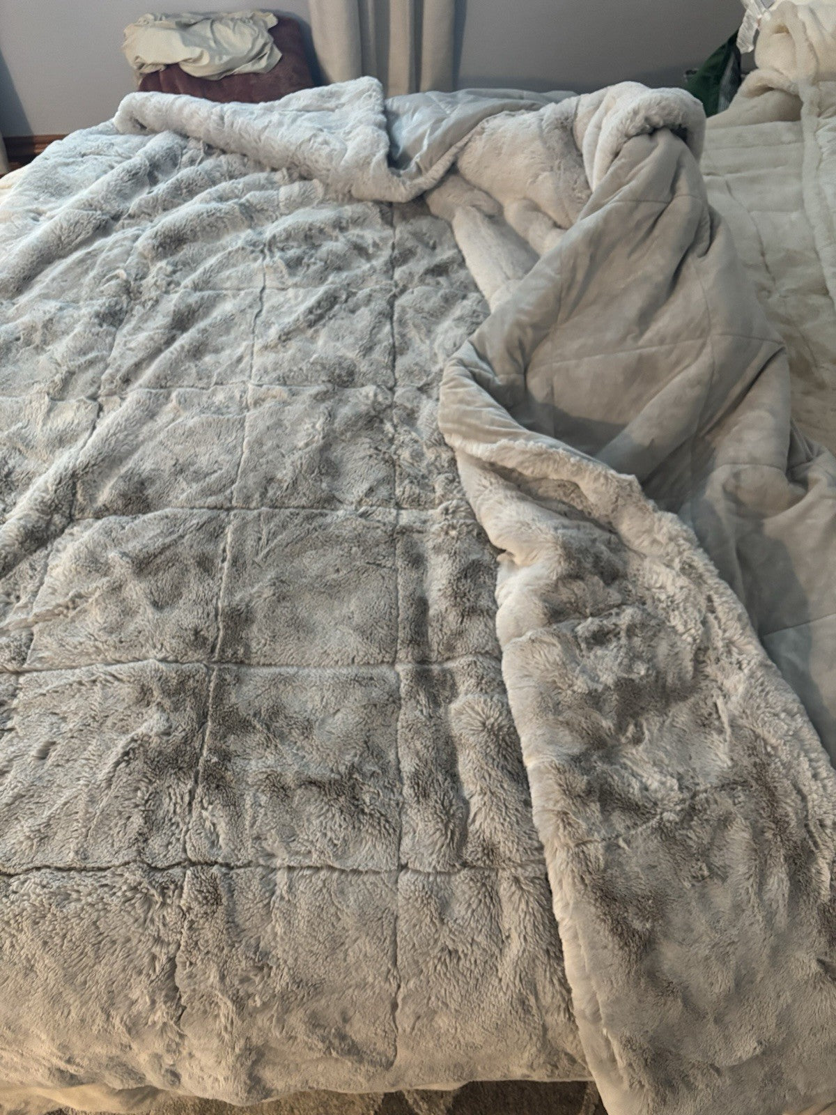 Pottery Barn Christmas bed holiday Pillow Sham fur velvet party Ski gray Set 2 "