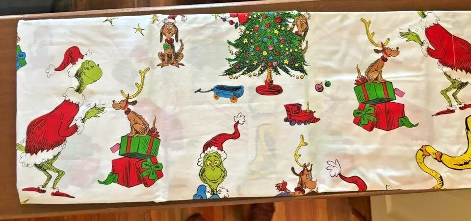 Pottery Barn Grinch Max Holiday Dr Seuss Christmas Gift dog Kid Pillowcase NEW k