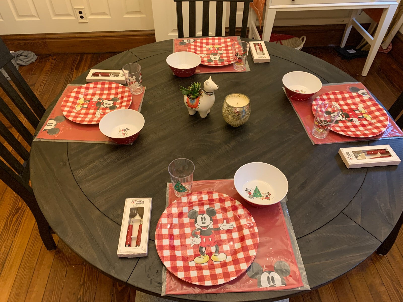 Disney Pottery barn Mickey Mouse Plate holiday plaid Christmas party school a