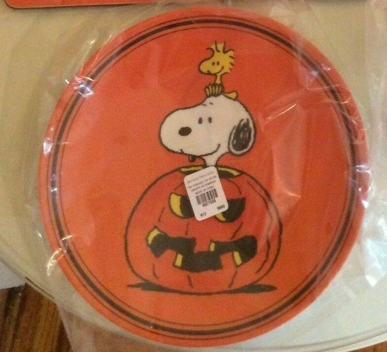 Disney Snoopy Pottery Barn Plate Peanuts Halloween holiday gift party school `