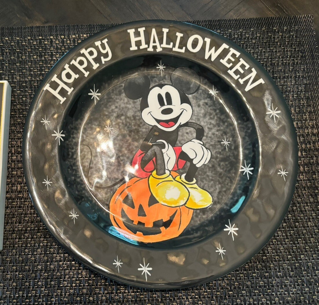 Disney Pottery Barn holiday Mickey Halloween Peanuts Dinner Party  Plate SET 8 !