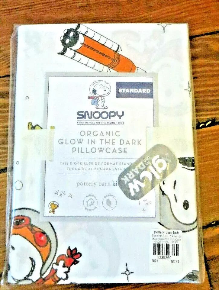 Pottery Barn Snoopy holiday Disney Bed Space Christmas Peanuts Gift  ?  SET 2 "