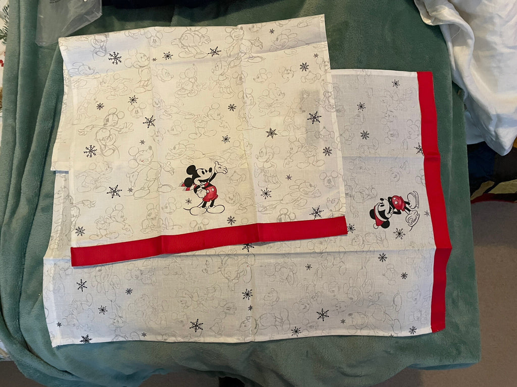Pottery barn Mickey Mouse Christmas Disney hand towel Kitchen holiday gift set 2
