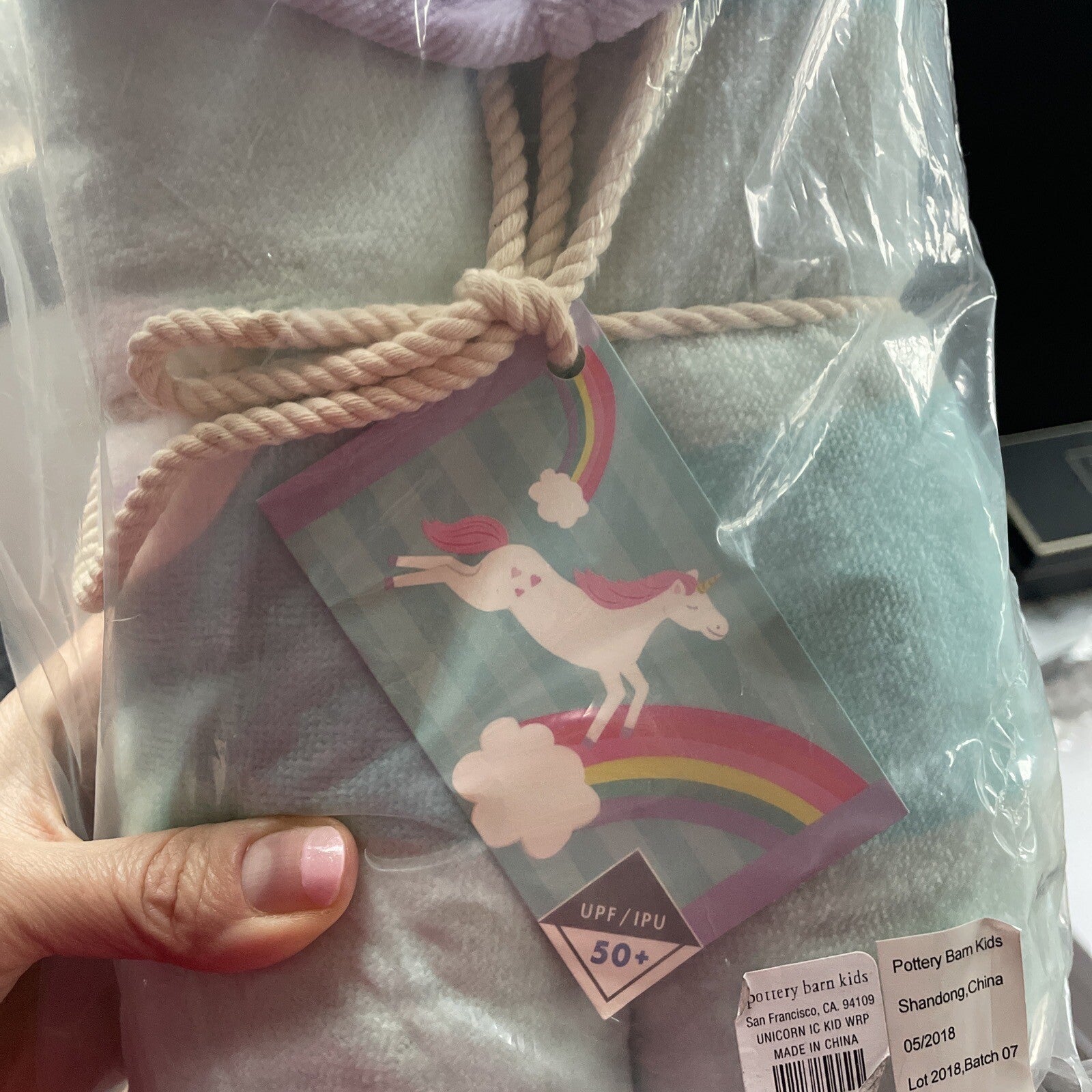 Pottery barn kid UNICORN RAINBOW hooded bath Beach towel pool wrap cover up ?? -
