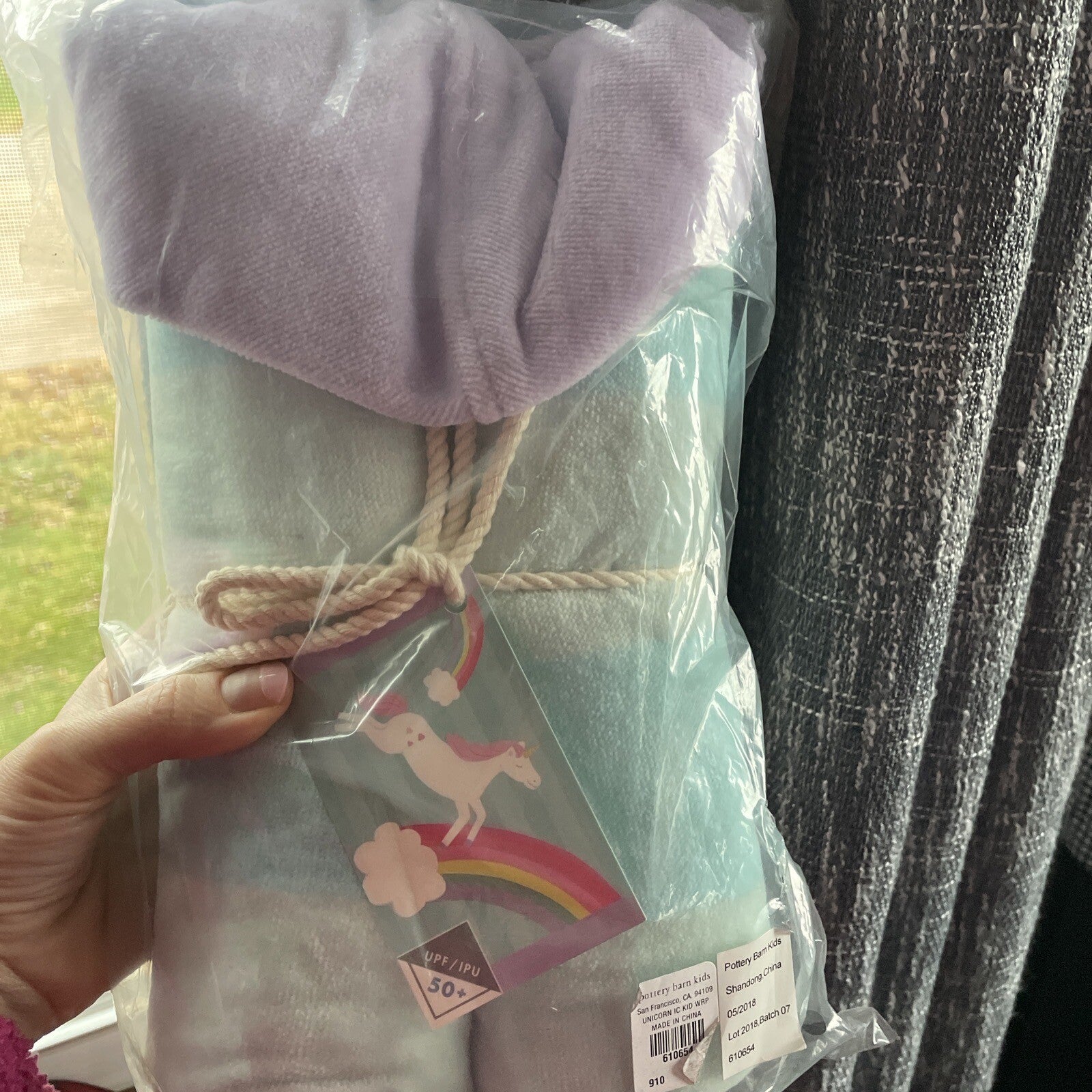 Pottery barn kid UNICORN RAINBOW hooded bath Beach towel pool wrap cover up ?? -