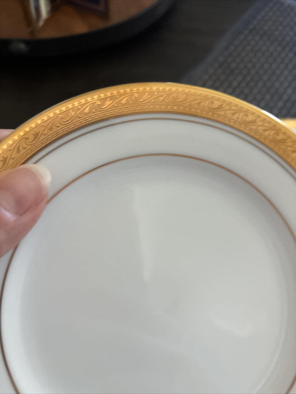 NORITAKE CRESTWOOD GOLD PORCELAIN Plate set holiday party family Wedding Gift