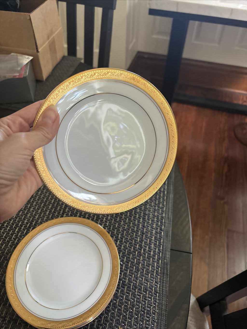 NORITAKE CRESTWOOD GOLD PORCELAIN Plate set holiday party family Wedding Gift