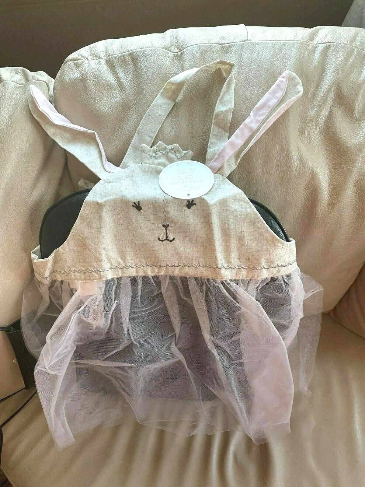 Pottery Barn Bunny Rabbit holiday Apron disney gift girl party school bake ?? a