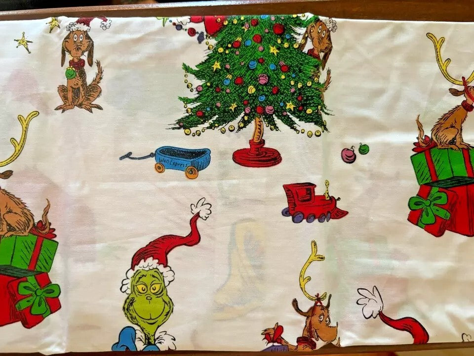 Disney Pottery Barn Grinch Christmas pillow Sham Dr Seuss Holiday Gift kids `