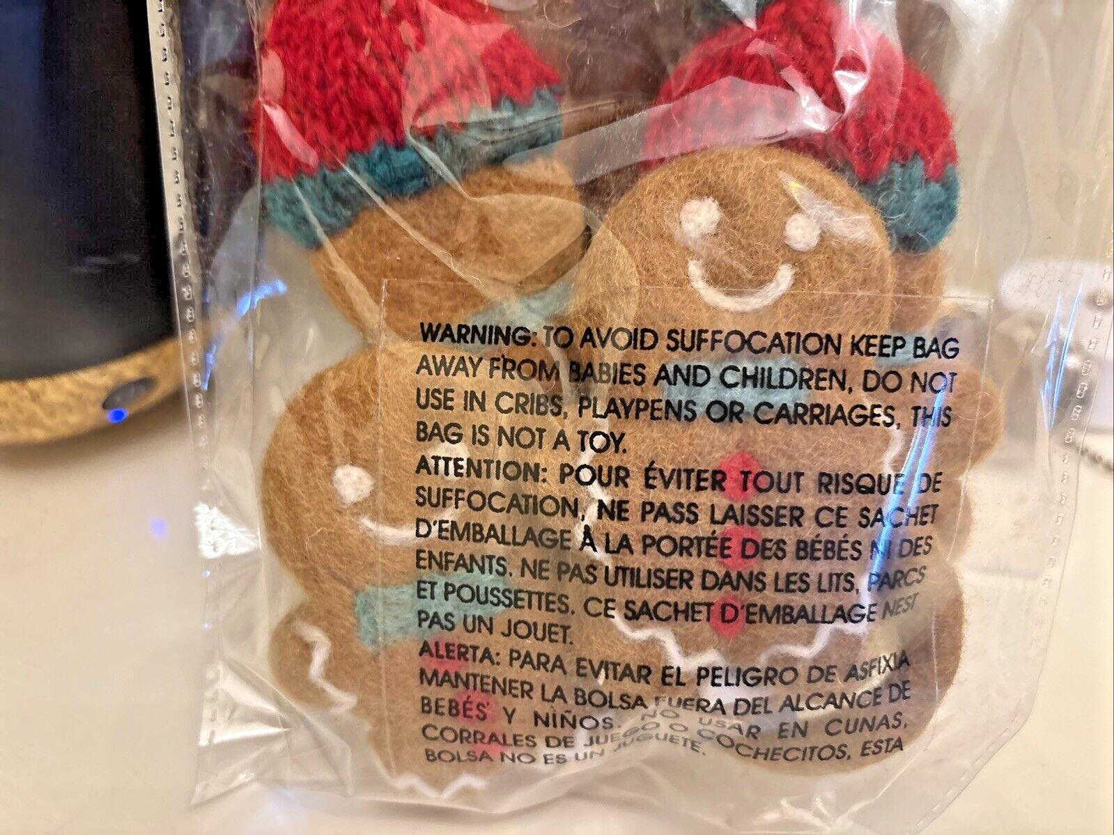 Pottery barn holiday NAPKIN RING GINGERBREAD Santa Christmas party Wool SET 4 `
