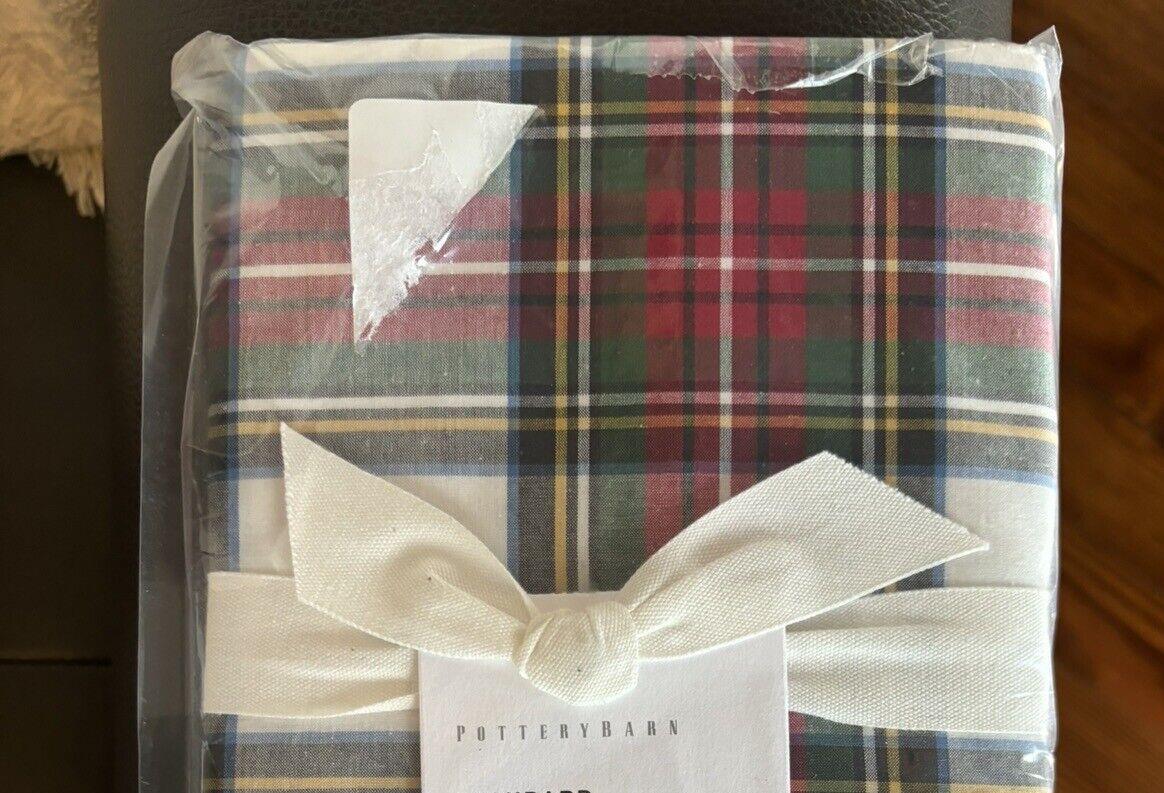 Pottery barn Disney napkin Plaid Stewart set 4 holiday cloth party gift red [