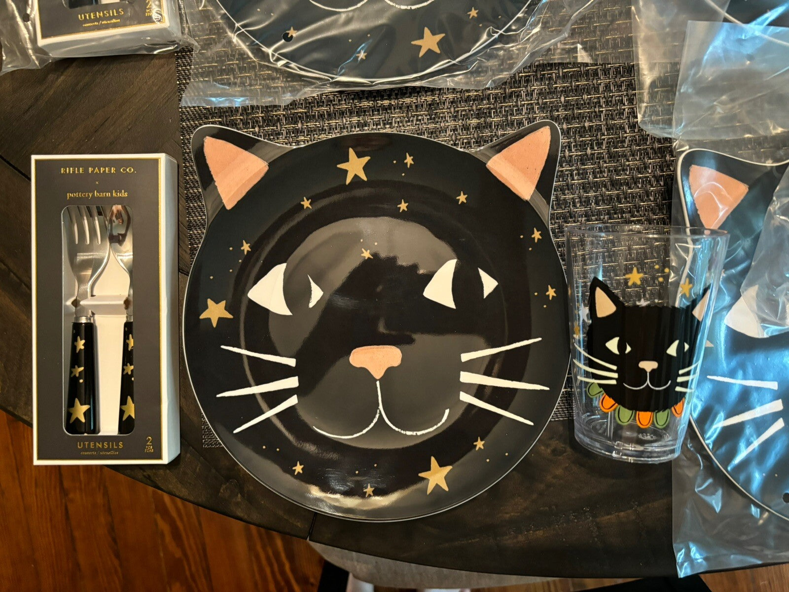 Pottery Barn Disney PLATE+UTENSIL+CUP Halloween Holiday party black cat SET 12 ]