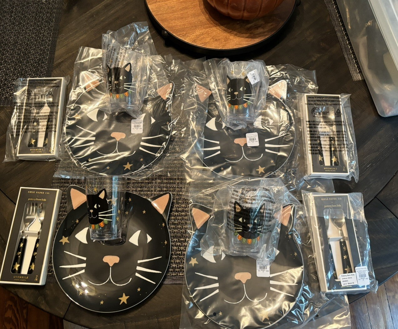 Pottery Barn Disney PLATE+UTENSIL+CUP Halloween Holiday party black cat SET 12 ]