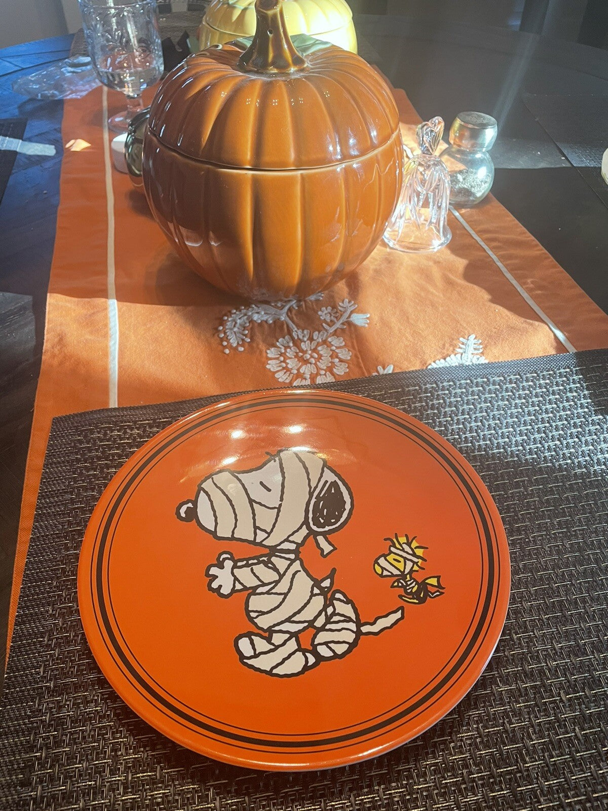 Pottery Barn Snoopy Plate Peanuts Halloween holiday Disney party school kids [