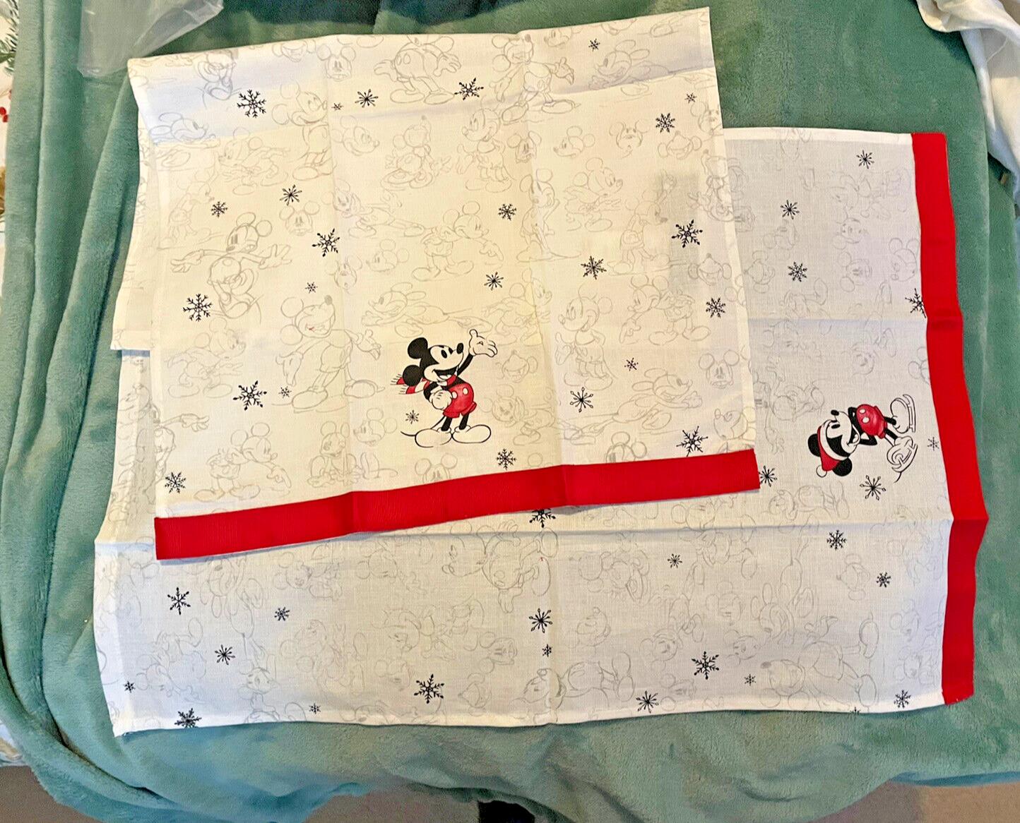 Pottery barn holiday Christmas Mickey Mouse hand towel Kitchen guest Disney kid
