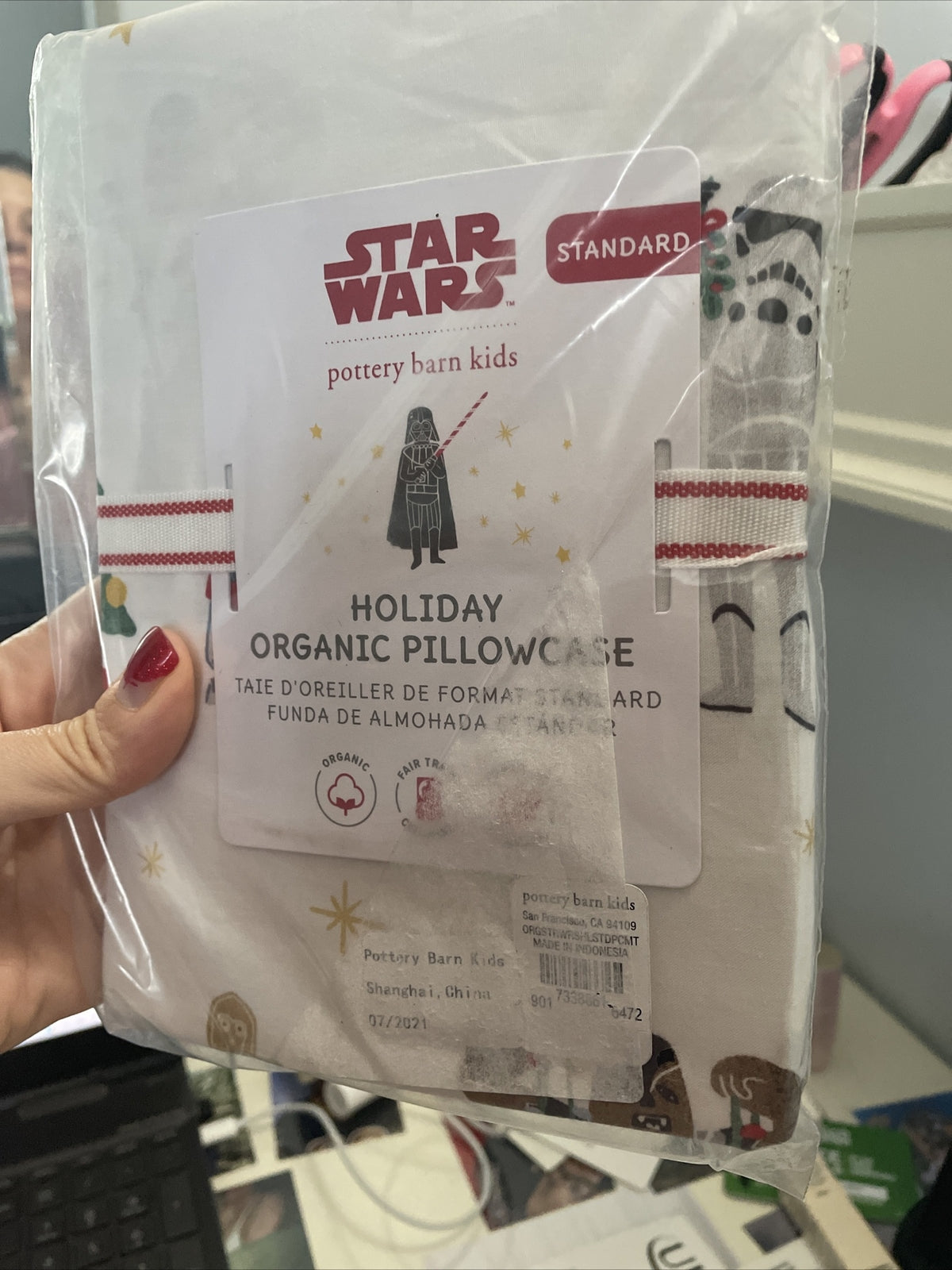 Pottery Barn holiday PILLOWCASE Star Wars Christmas Solo party gift space a