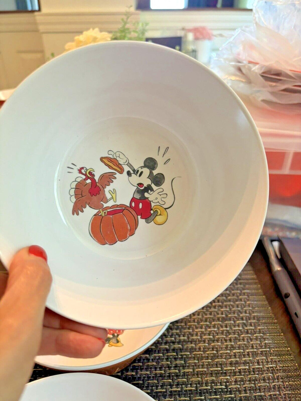 Disney Pottery Barn Mickey Mouse Bowl holiday party Thanksgiving school Set 4 a