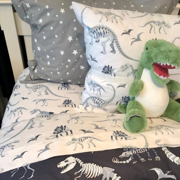 Pottery Barn Holiday pillow sham gift Disney STAR Wars Party school space boy ]