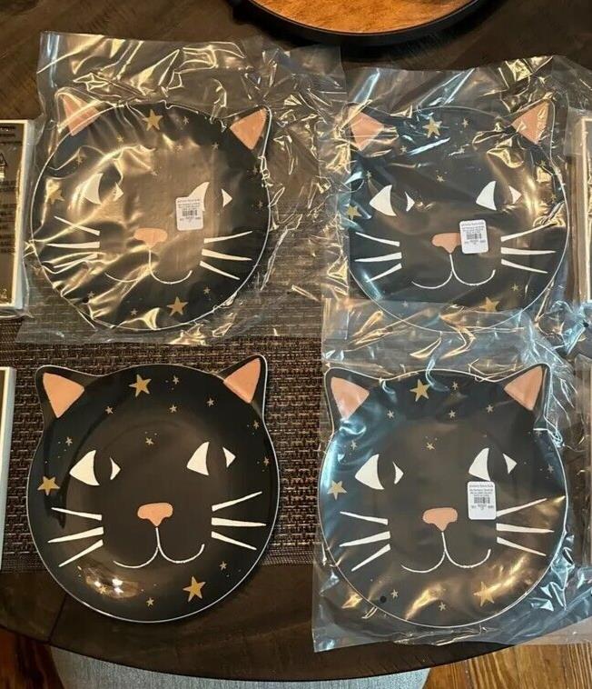 Pottery Barn Peanuts Disney holiday Halloween cat plate party School kid SET 4 ]