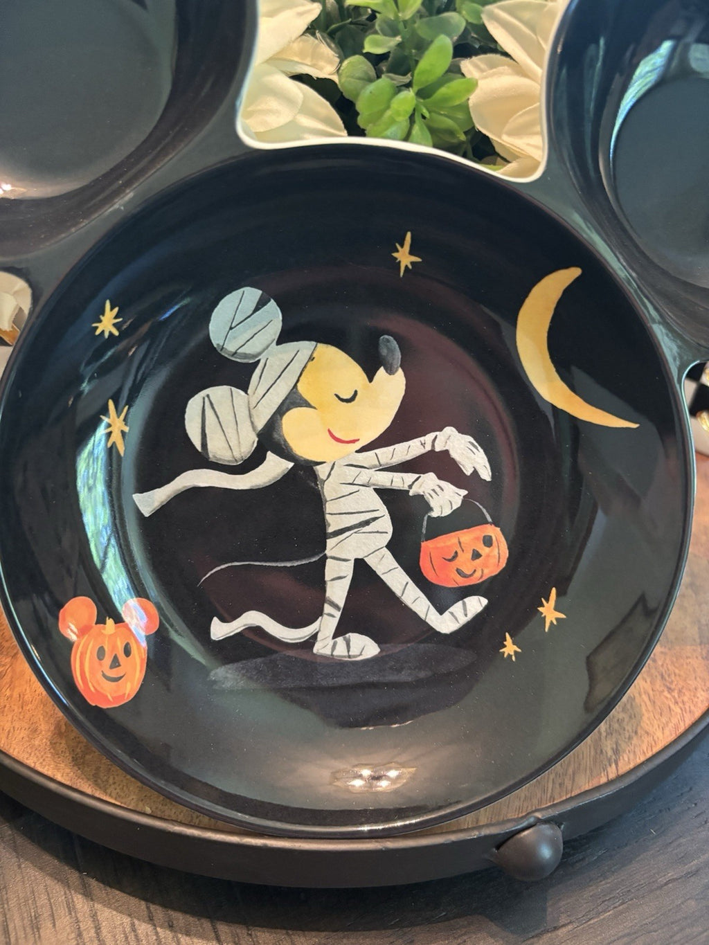 Pottery Barn disney Mickey Mouse Plate Halloween holiday Party gift dinner kid !