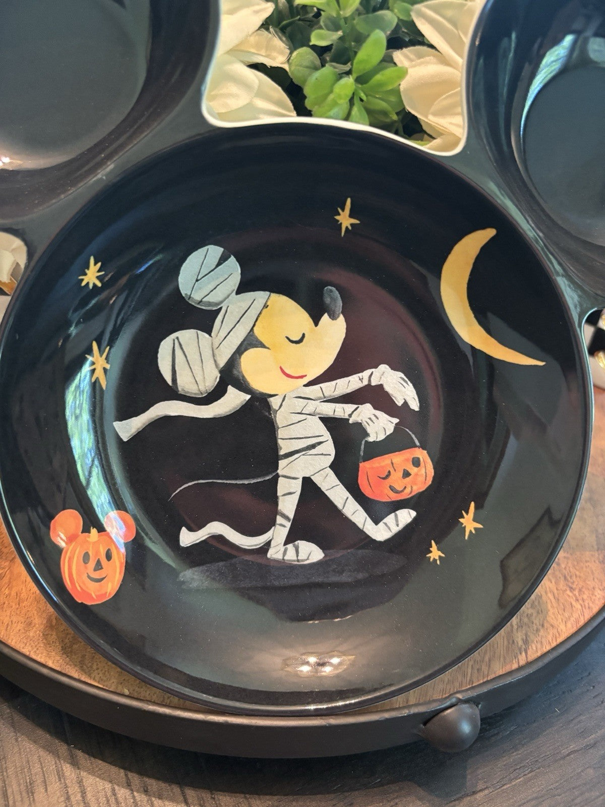 Pottery Barn disney Mickey Mouse Plate Halloween holiday Party gift dinner kid !