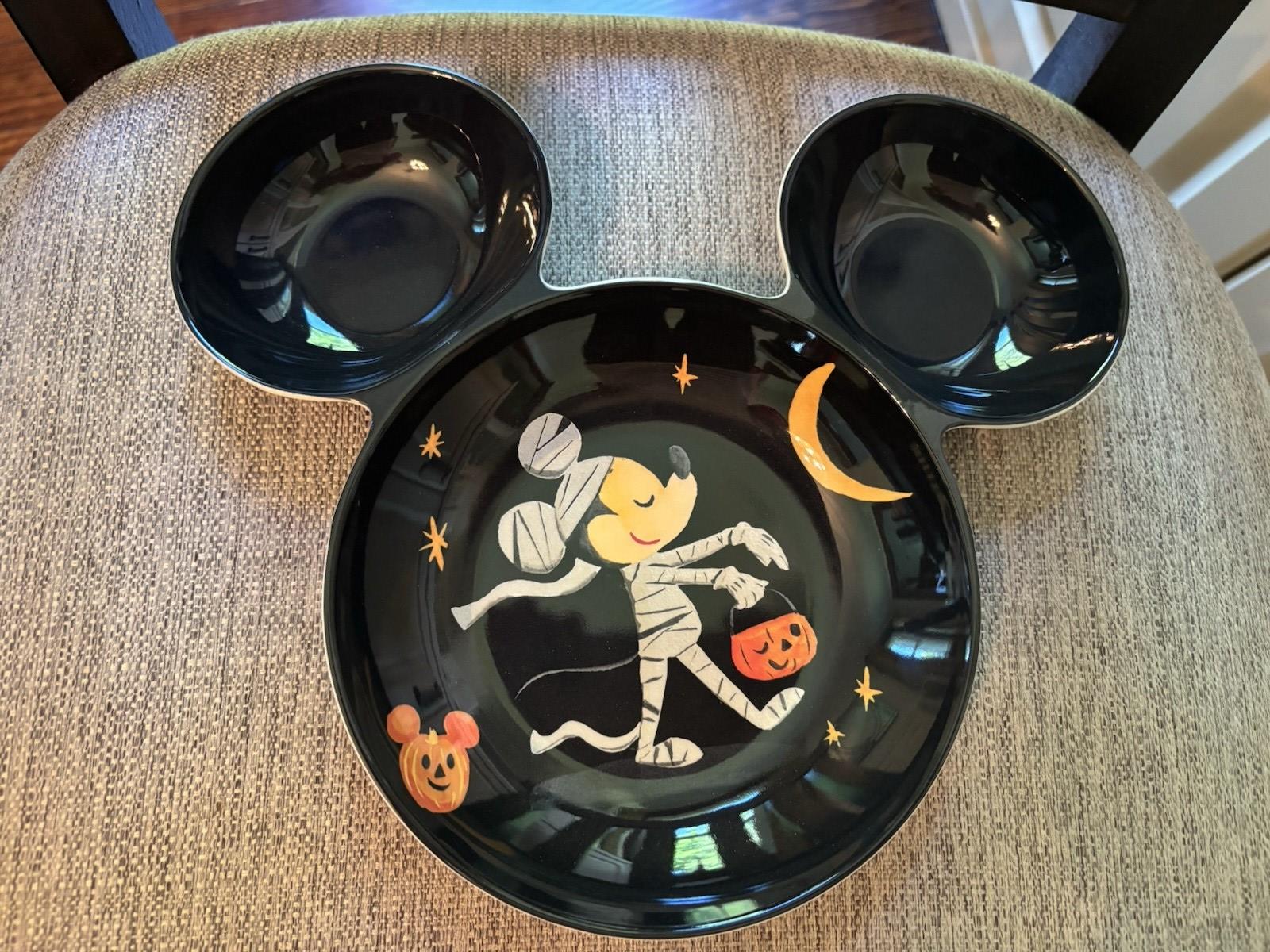Pottery Barn disney Mickey Mouse Plate Halloween holiday Party gift dinner kid !