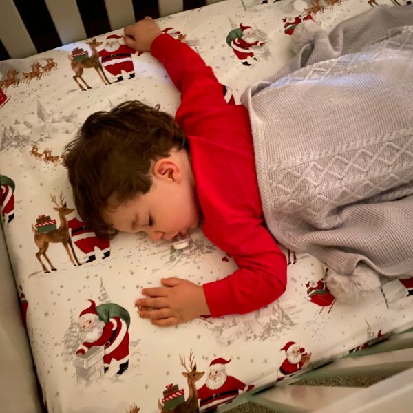 Pottery Barn Disney CRIB TODDLER bed SHEET holiday Winter gift Christmas Santa ]